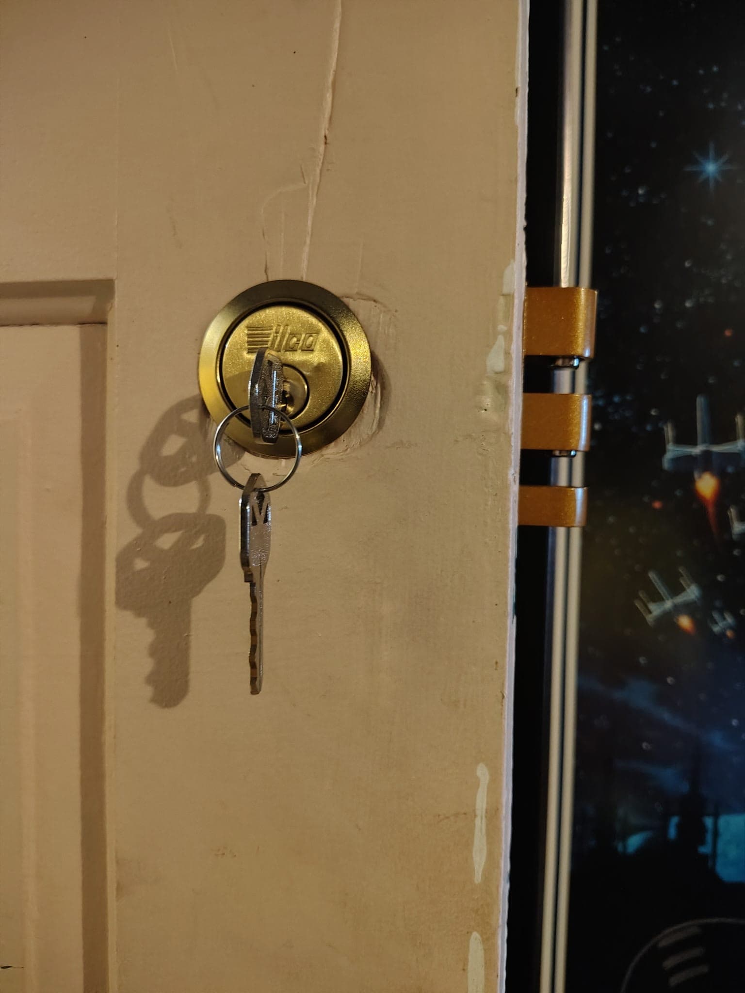 Ilco deadbolt with freshly cut keys - professional lock service